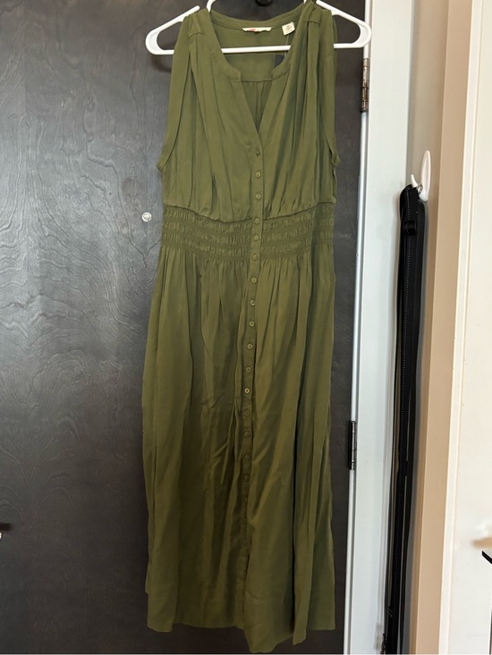 Levi's Dresses & Skirts - Levi's Olive Green Sleeveless Button-Down Maxi Dress